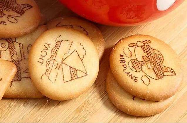 激光雕刻机应用范围广泛,还能够利用在这些地方,你能想到吗?(图1) 激光雕刻机应用范围广泛,还能够利用在这些地方,你能想到吗?(图1)